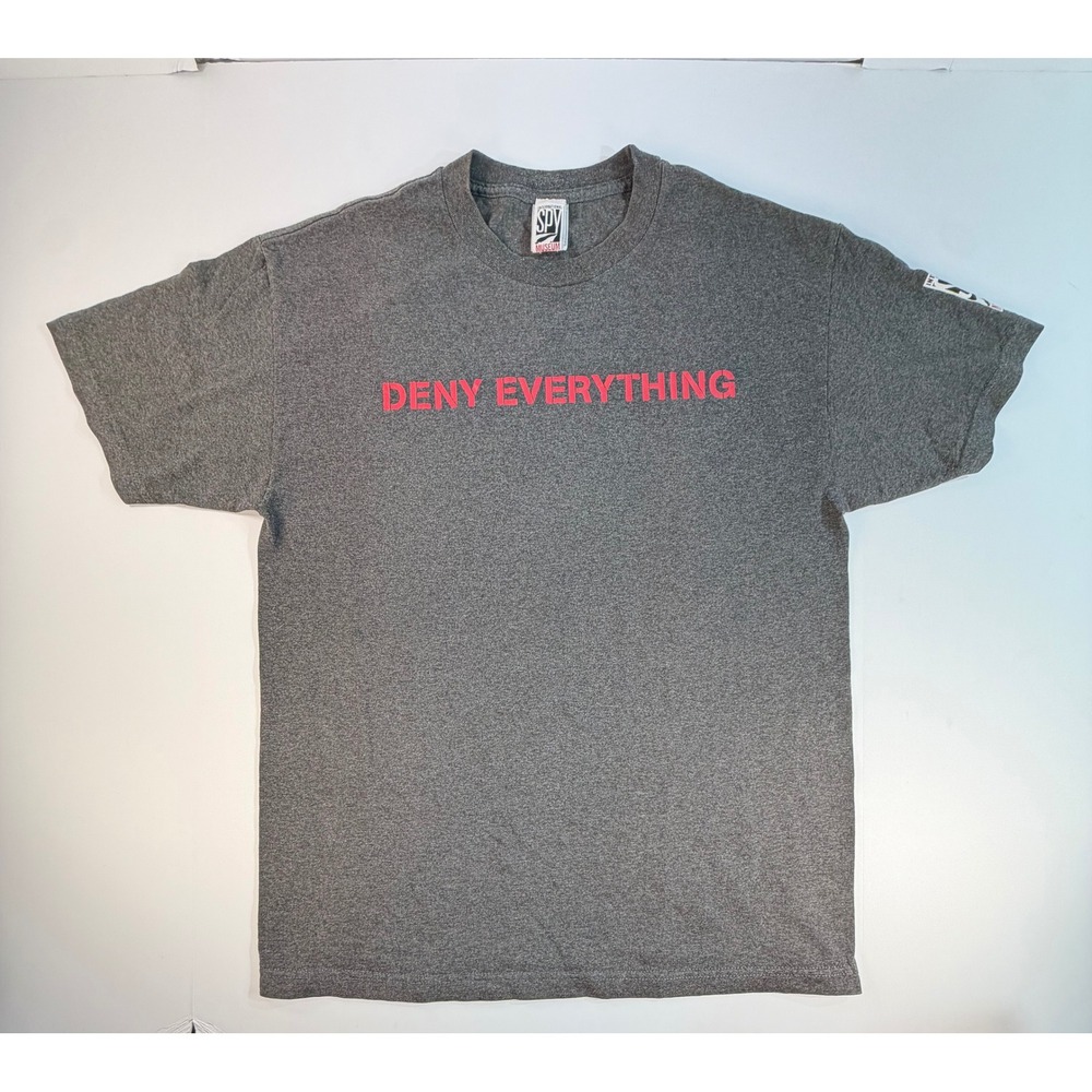 International Spy Museum Deny Everything T-Shirt Gray Red Graphic Mens Large